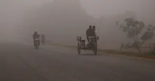 উত্তরের জেলা নওগাঁয় জেঁকে বসেছে শীত, বইছে মৃদু বাতাস